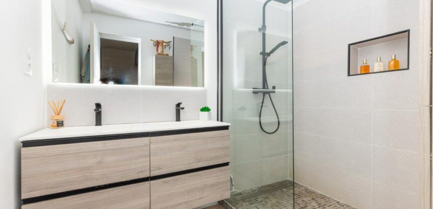 Exclusive 2-bedroom for sale in Anse Marcel