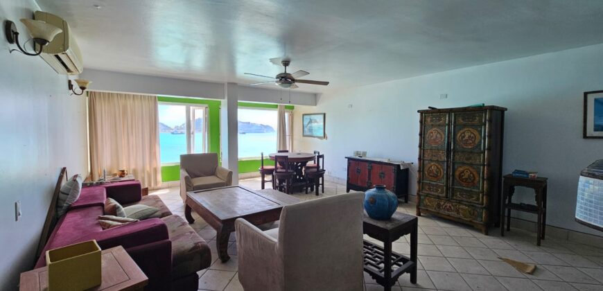 Cliffside Hotel and Freestanding Home