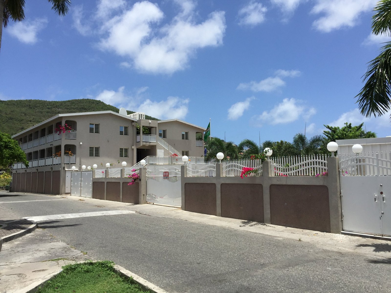 Photo inspiration: Picture Idea: Cupper Drive Condos In Philipsburg Easy Sxm Luxury Real Estate