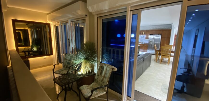 Luxurious Presidential Suite at Rainbow Beach Club Cupecoy