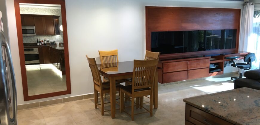 Luxurious Presidential Suite at Rainbow Beach Club Cupecoy