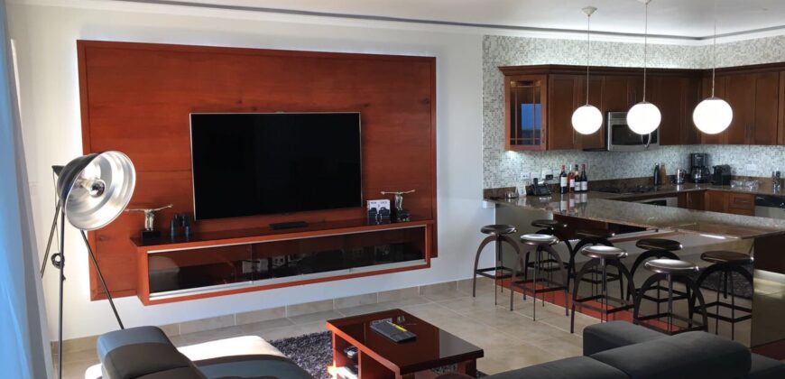 Luxurious Presidential Suite at Rainbow Beach Club Cupecoy