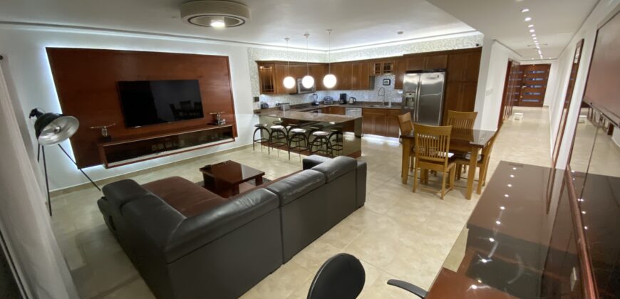 Luxurious Presidential Suite at Rainbow Beach Club Cupecoy
