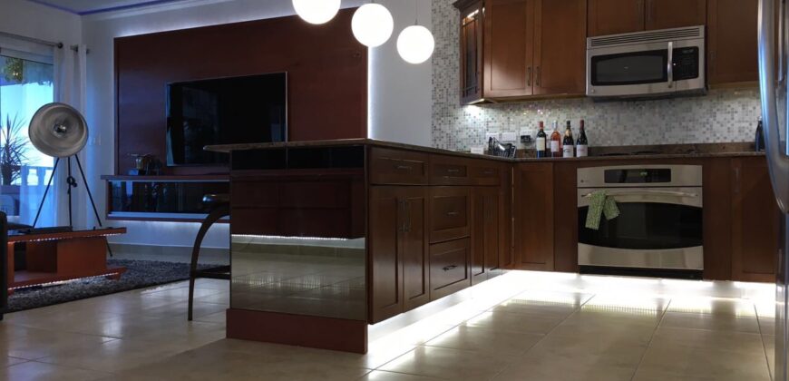 Luxurious Presidential Suite at Rainbow Beach Club Cupecoy