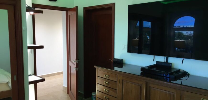 Luxurious Presidential Suite at Rainbow Beach Club Cupecoy