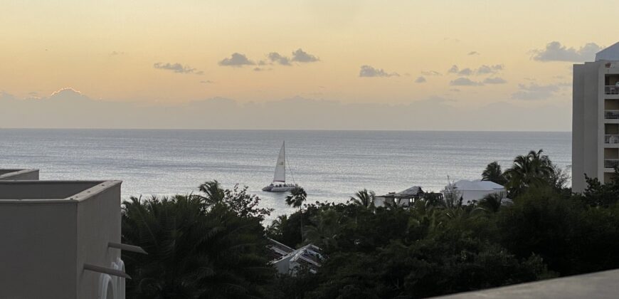 Luxurious Presidential Suite at Rainbow Beach Club Cupecoy