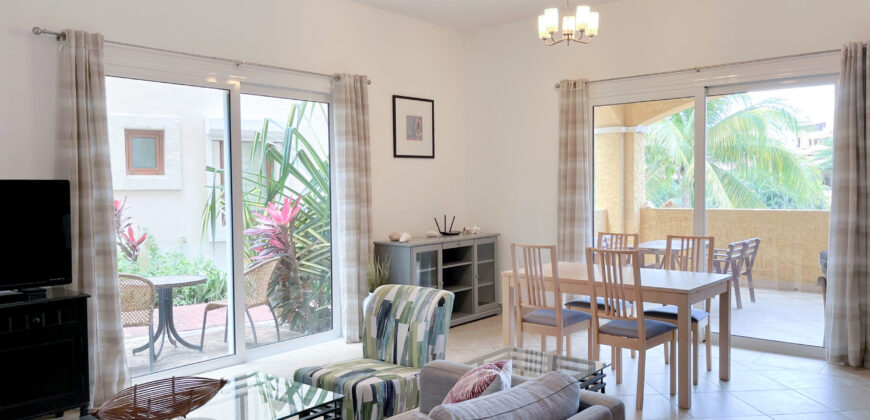 Porto Cupecoy, Luxury 2-Bedroom Condo with a View of the Sea