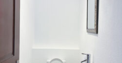 Porto Cupecoy, Luxury 2-Bedroom Condo with a View of the Sea