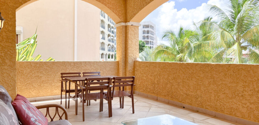 Porto Cupecoy, Luxury 2-Bedroom Condo with a View of the Sea