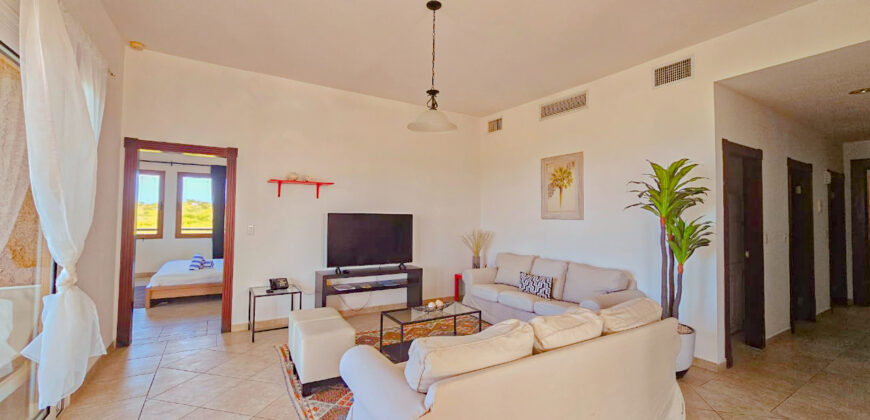 Elegant 3-Bedroom Condo with Panoramic Vistas