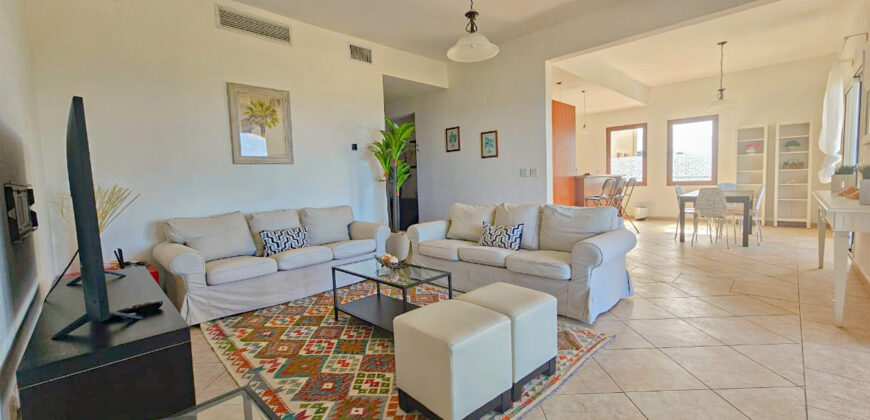 Elegant 3-Bedroom Condo with Panoramic Vistas