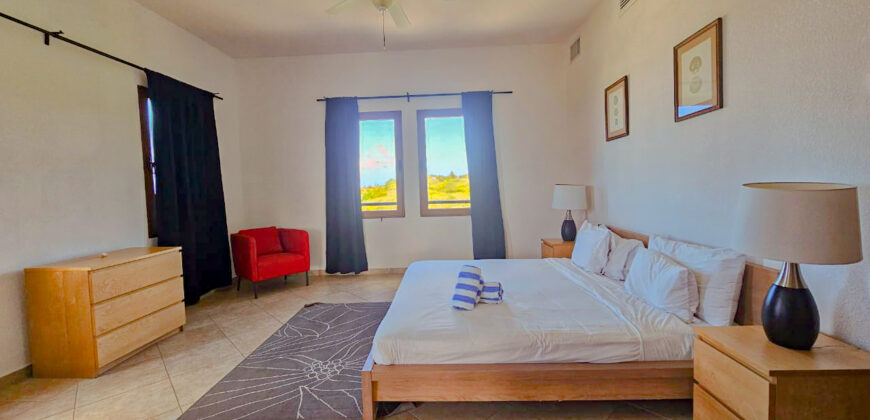 Elegant 3-Bedroom Condo with Panoramic Vistas