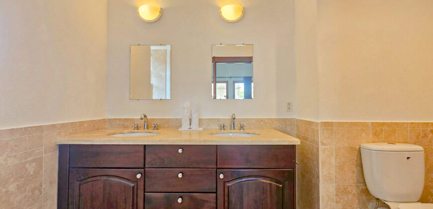 Elegant 3-Bedroom Condo with Panoramic Vistas