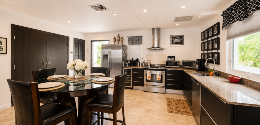 Condo SeaStar – 1-Bedroom Condo in Oyster Bay with Panoramic Ocean Views