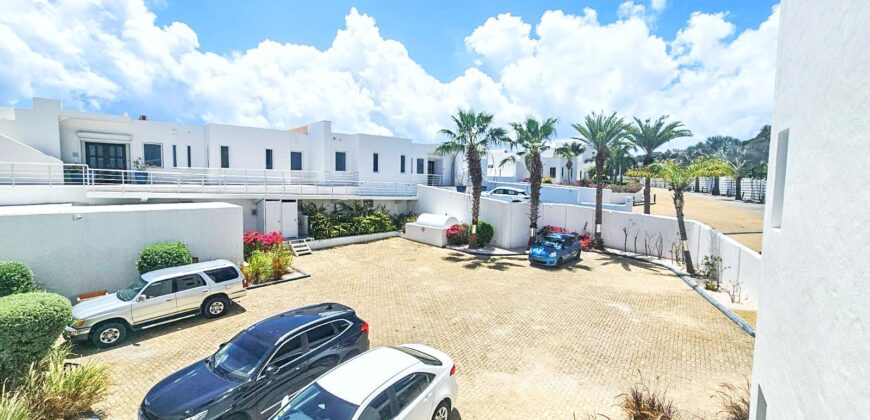 Condo SeaStar – 1-Bedroom Condo in Oyster Bay with Panoramic Ocean Views