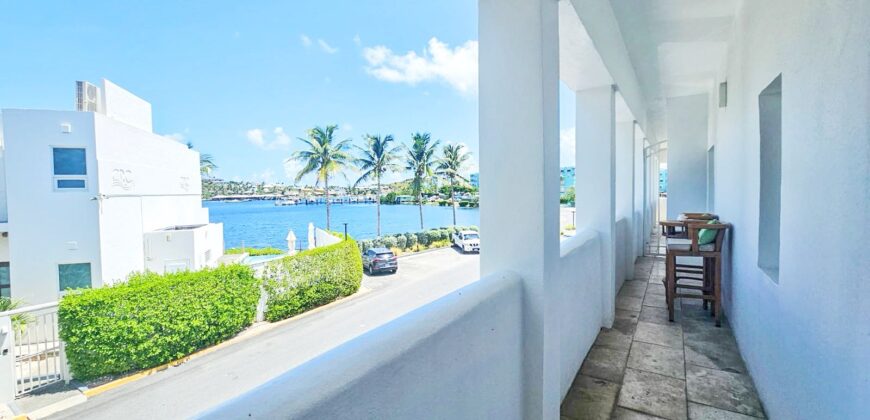 Condo SeaStar – 1-Bedroom Condo in Oyster Bay with Panoramic Ocean Views