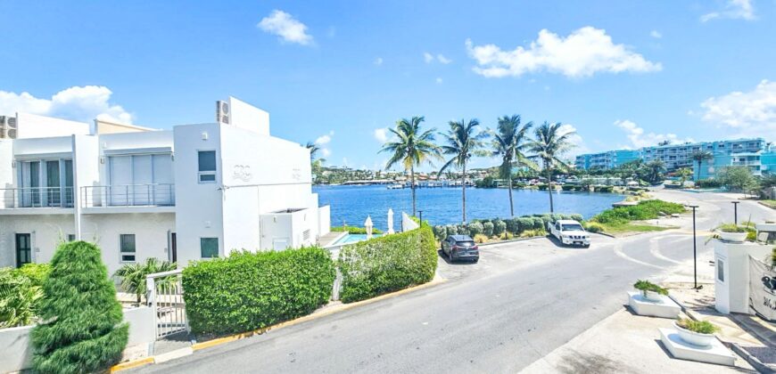 Condo SeaStar – 1-Bedroom Condo in Oyster Bay with Panoramic Ocean Views