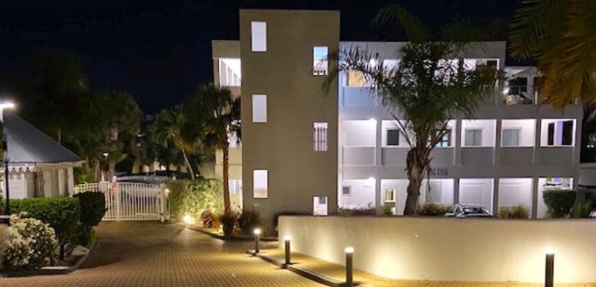 Condo SeaStar – 1-Bedroom Condo in Oyster Bay with Panoramic Ocean Views