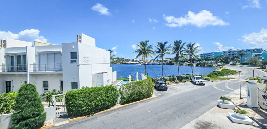 Condo SeaStar – 1-Bedroom Condo in Oyster Bay with Panoramic Ocean Views