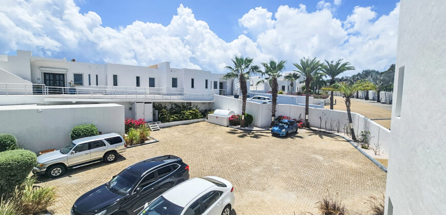 Condo SeaStar – 1-Bedroom Condo in Oyster Bay with Panoramic Ocean Views