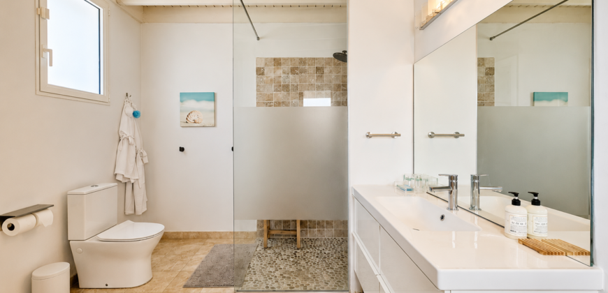 Luxury 4-Bedroom Oceanview Villa with Private Pool in Oyster Pond