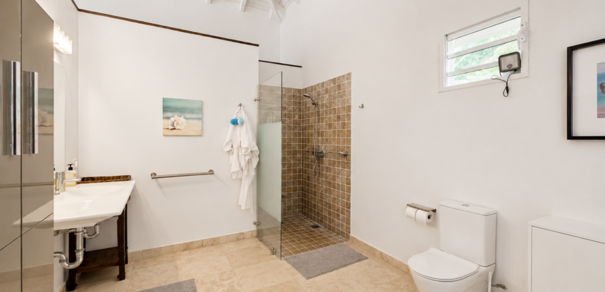 Luxury 4-Bedroom Oceanview Villa with Private Pool in Oyster Pond