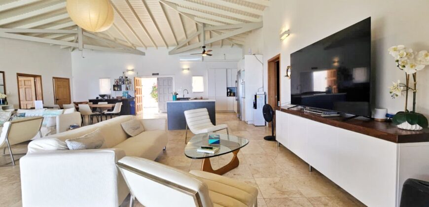 Luxury 4-Bedroom Oceanview Villa with Private Pool in Oyster Pond