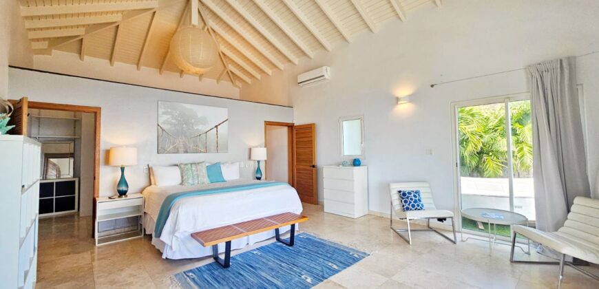 Luxury 4-Bedroom Oceanview Villa with Private Pool in Oyster Pond