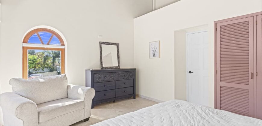 Luxury 3-Bedroom Waterfront Condo at Simpson Bay Yacht Club