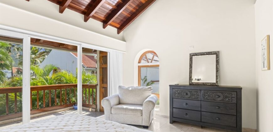 Luxury 3-Bedroom Waterfront Condo at Simpson Bay Yacht Club