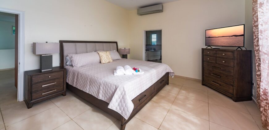 Private Vacation Villa for Rent in Little Bay