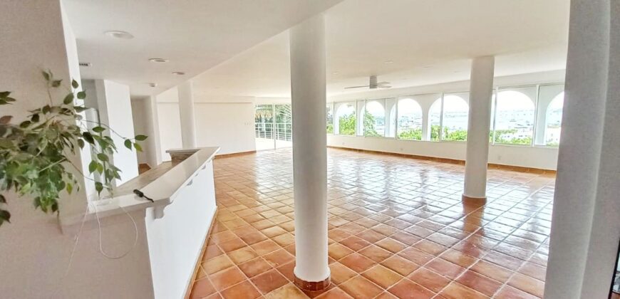 Spacious 3 Bedroom Residence with Pool in Simpson Bay