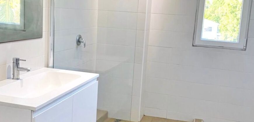 Modern 1-Bedroom Residence in the Heart of Cole Bay